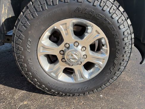 Used 2024 RAM 2500 Big Horn AWD/4WD image 6