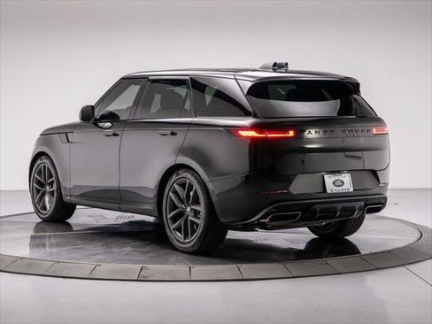 Used 2024 Land Rover Range Rover Sport SE AWD/4WD image 3
