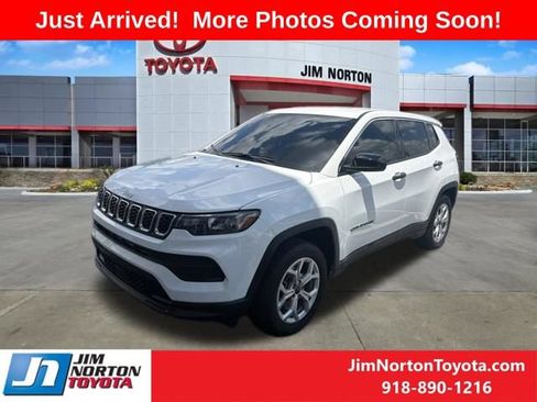 Used 2025 Jeep Compass Sport AWD/4WD image 3