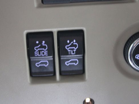 Used 2016 GMC Yukon Denali w/ Open Road Package image 36