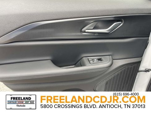 New 2025 Jeep Grand Cherokee Altitude w/ Trailer Tow Package AWD/4WD image 19