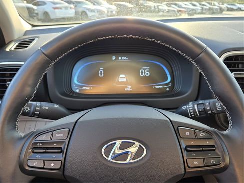 Certified 2025 Hyundai Venue SEL image 24