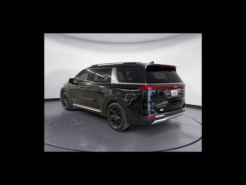 Used 2022 Kia Carnival SX Prestige FWD image 4