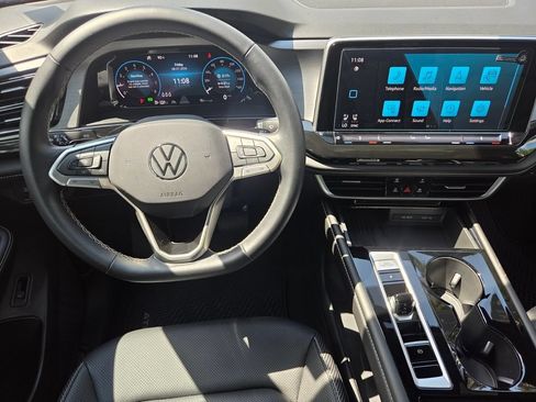 Certified 2026 Volkswagen Atlas Cross Sport SE FWD image 19