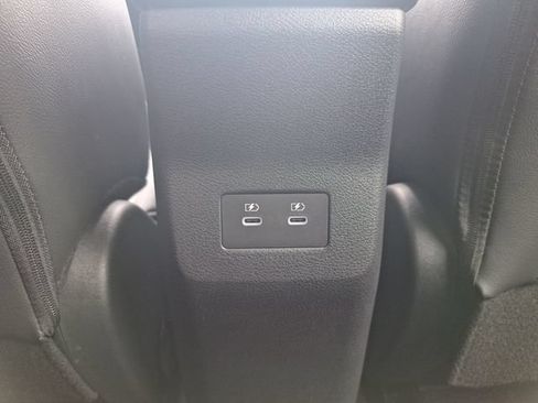 Certified 2025 Nissan Kicks SR FWD image 31