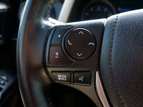 Used 2018 Toyota RAV4 XLE AWD/4WD image 28
