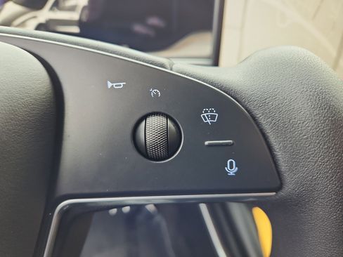 Used 2021 Tesla Model S Plaid image 19