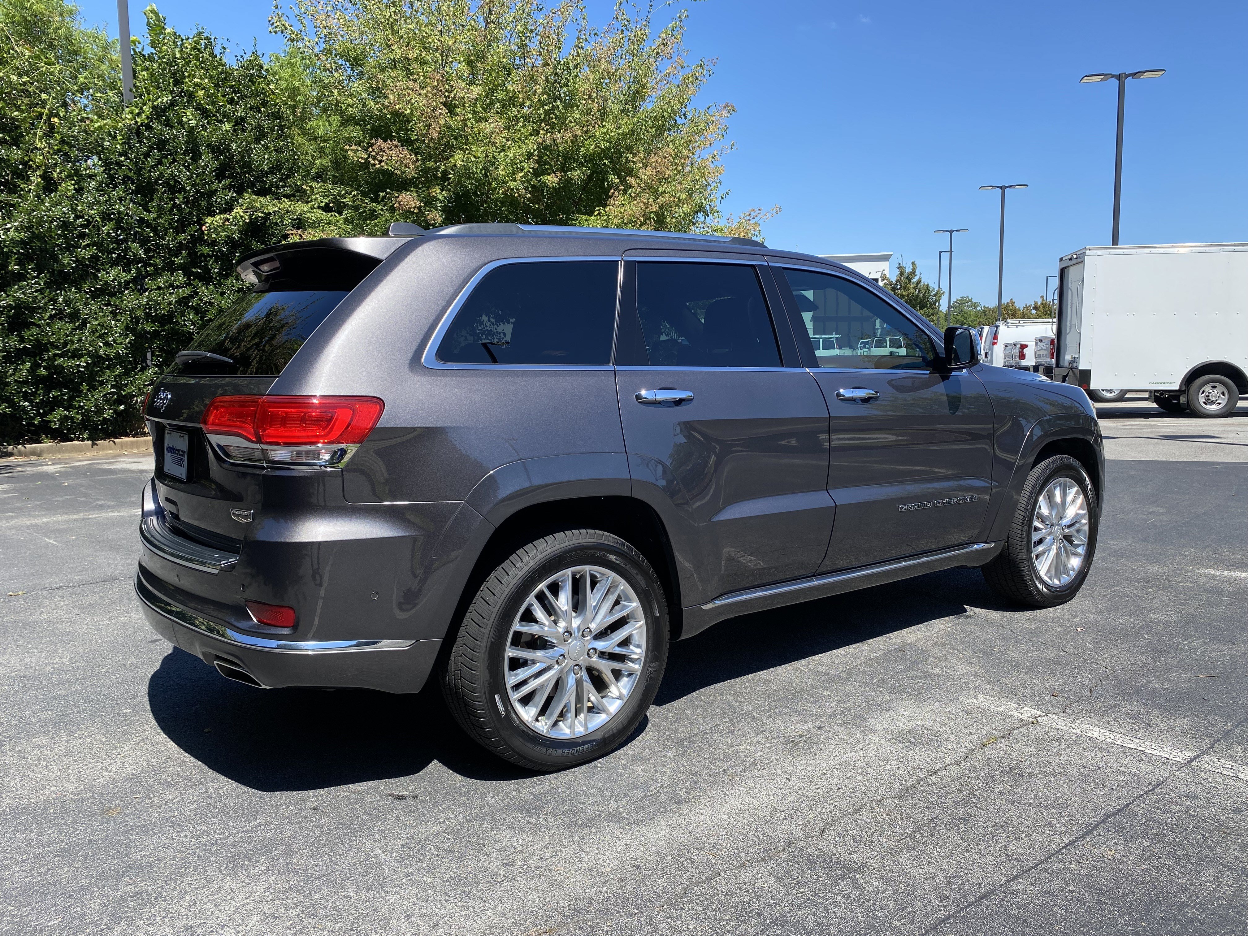 Used 2017 Jeep Grand Cherokee Summit AWD/4WD image 9