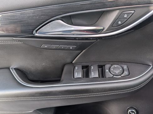 Used 2023 Buick Envision Essence image 18