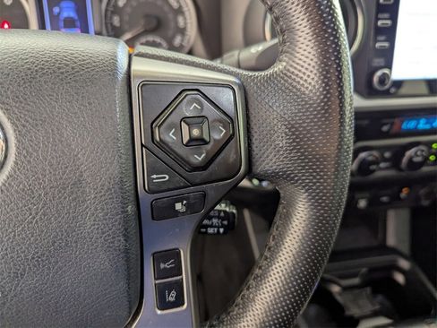 Used 2020 Toyota Tacoma Limited image 22