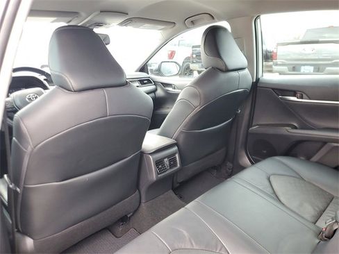 Used 2021 Toyota Camry XSE image 9