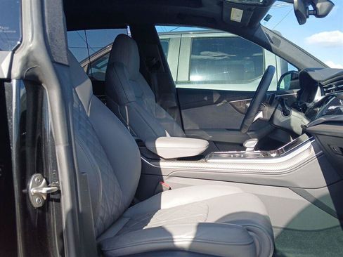Used 2025 Audi SQ8 Prestige AWD/4WD image 13