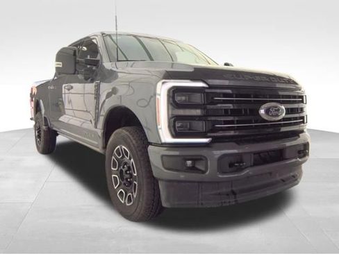 Used 2026 Ford F250 Platinum AWD/4WD image 4