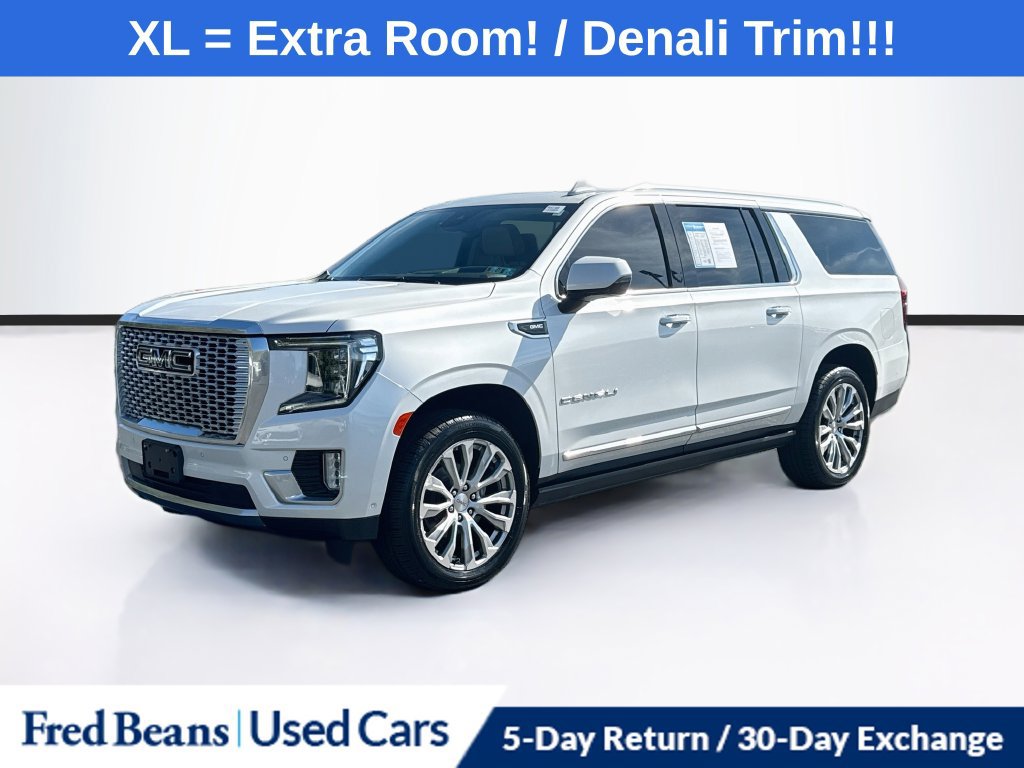 Used 2023 GMC Yukon XL Denali w/ Denali Reserve Package AWD/4WD image 3
