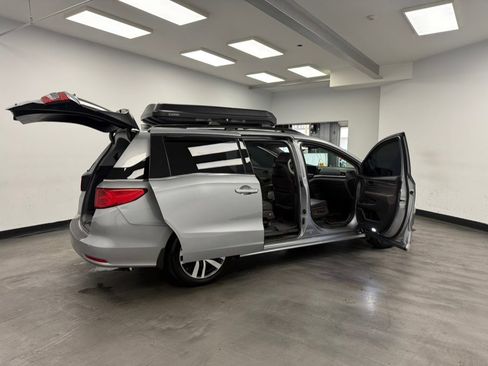Used 2018 Honda Odyssey Touring image 35