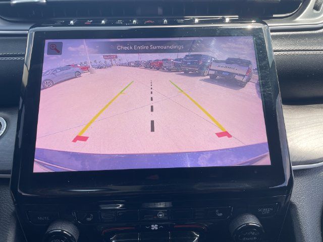 Used 2023 Jeep Grand Cherokee L Limited AWD/4WD image 17