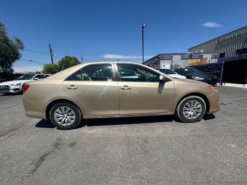 Used 2012 Toyota Camry LE image 4