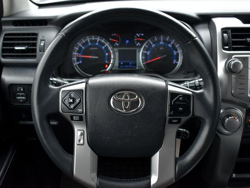 Used 2016 Toyota 4Runner SR5 image 14
