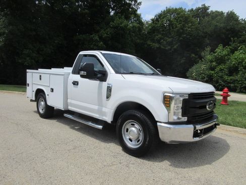 Used 2019 Ford F350 XL w/ Power Equipment Group RWD image 2