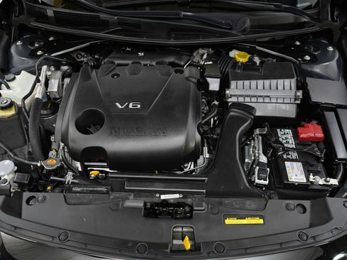 Used 2023 Nissan Maxima Platinum w/ Sport Mat Group FWD image 33