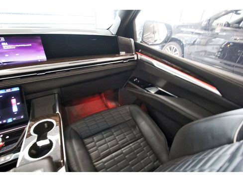 Used 2025 Cadillac Escalade Sport Platinum AWD/4WD image 9
