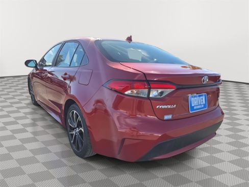 Used 2021 Toyota Corolla LE FWD image 6