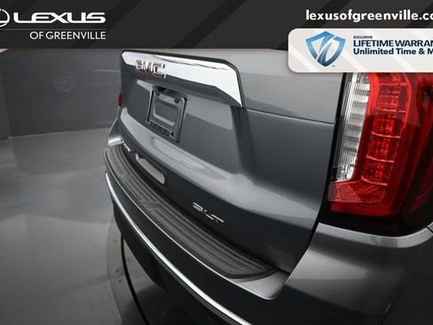 Used 2022 GMC Yukon SLT w/ SLT Luxury Package AWD/4WD image 11