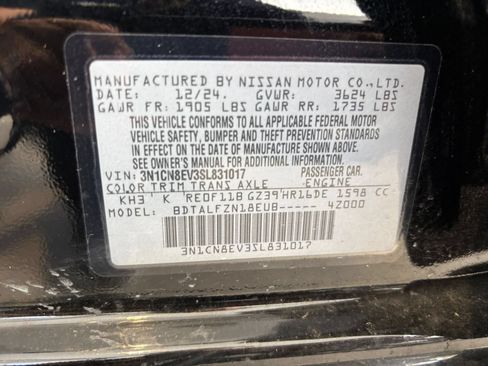 Used 2025 Nissan Versa SV FWD image 29