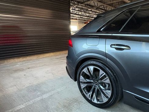 Used 2024 Audi Q8 Prestige w/ Prestige Package AWD/4WD image 10