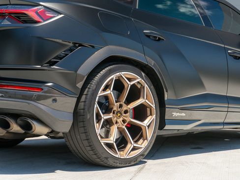 Used 2023 Lamborghini Urus Performante AWD/4WD image 44