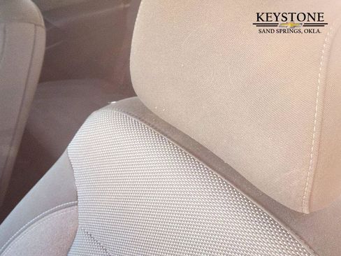 Used 2023 Chevrolet Traverse LT image 16