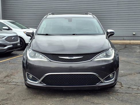 Used 2019 Chrysler Pacifica Limited image 28