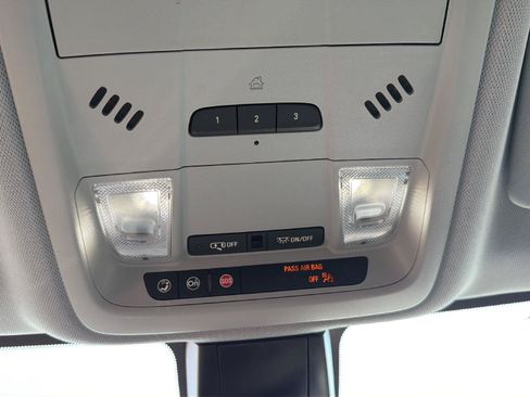 Used 2022 Chevrolet Blazer LT AWD/4WD image 18