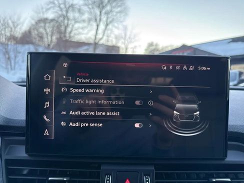 Used 2022 Audi Q5 2.0T Premium w/ Convenience Package image 46