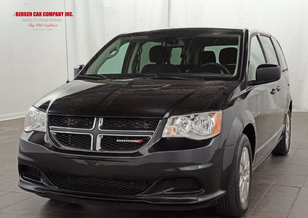 Used 2018 Dodge Grand Caravan SE w/ UConnect Hands-Free Group FWD image 4
