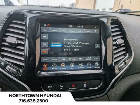 Used 2021 Jeep Cherokee Limited image 23