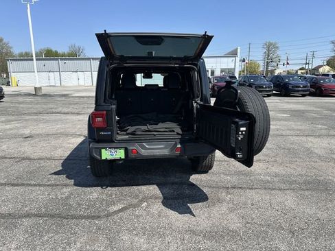 Used 2021 Jeep Wrangler Unlimited Sahara w/ Cold Weather Group AWD/4WD image 22