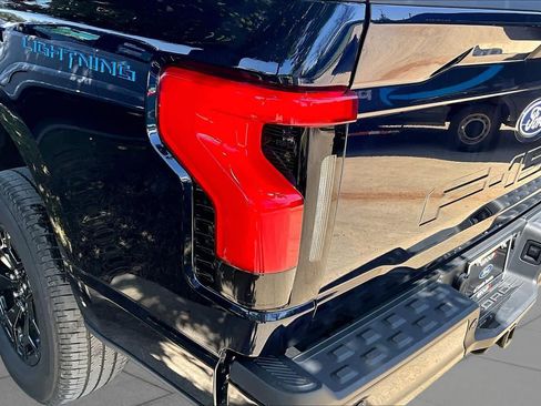 Certified 2025 Ford F150 Lightning XLT AWD/4WD image 27