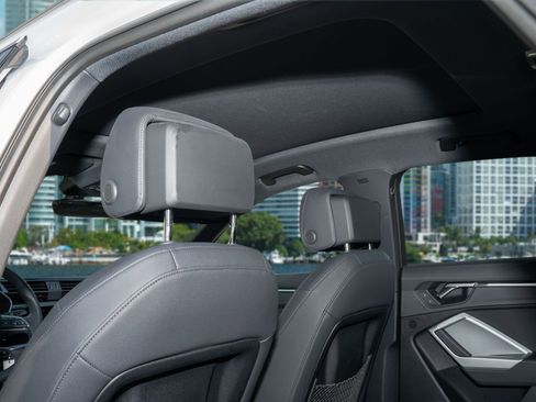 Used 2025 Audi Q3 2.0T Premium image 18