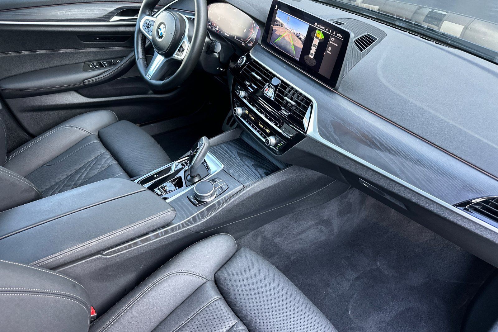Used 2023 BMW 540i w/ M Sport Package RWD image 14