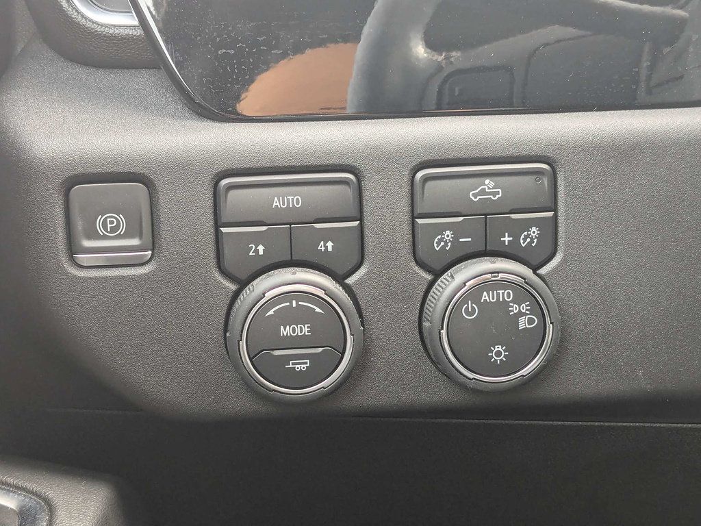 Used 2024 Chevrolet Silverado 1500 LT AWD/4WD image 23