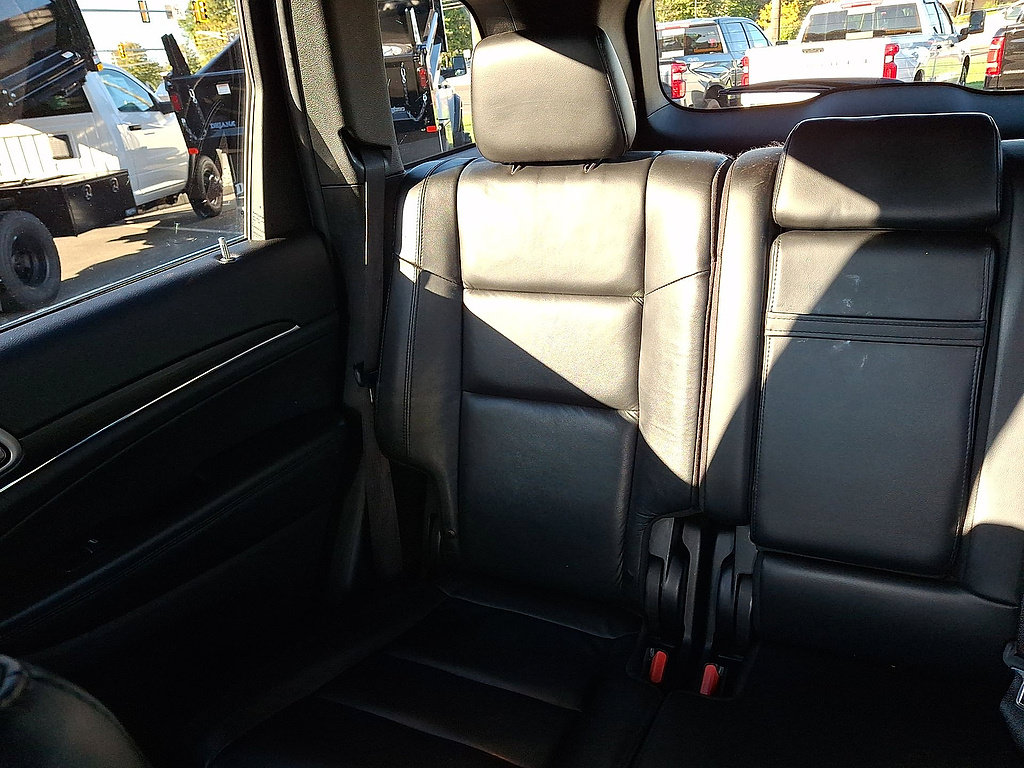Used 2020 Jeep Grand Cherokee Limited AWD/4WD image 12