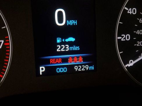 Used 2025 Toyota Corolla LE image 23