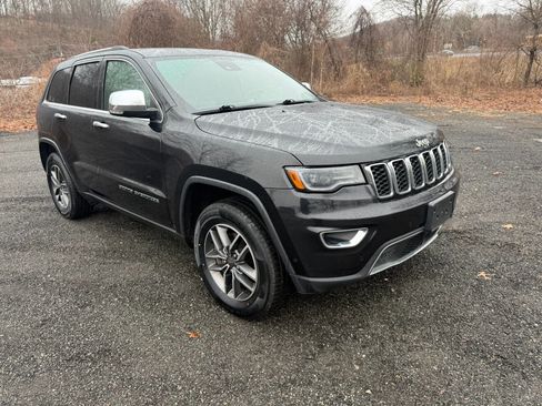 Used 2019 Jeep Grand Cherokee Limited w/ Luxury Group II image 3