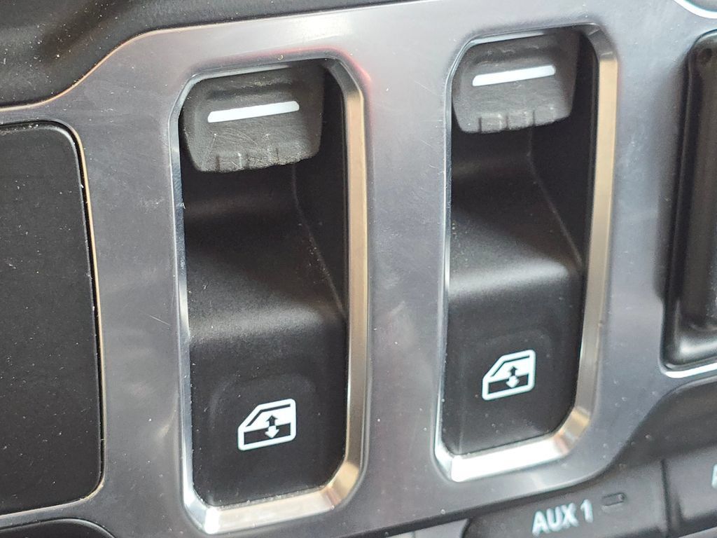 Used 2021 Jeep Wrangler Rubicon AWD/4WD image 27