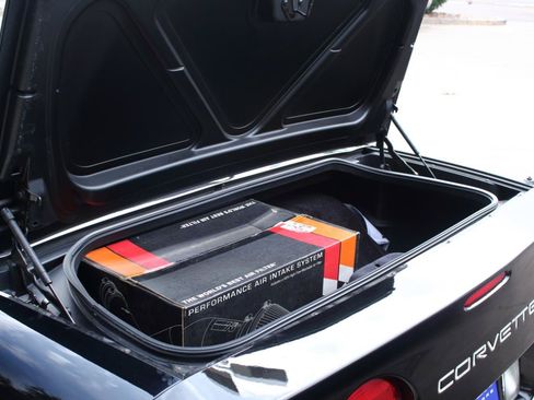 Used 2002 Chevrolet Corvette Convertible w/ Preferred Equipment Group2 RWD image 46