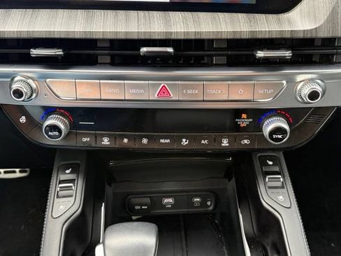 Used 2024 Kia Telluride SX w/ Towing Package AWD/4WD image 28