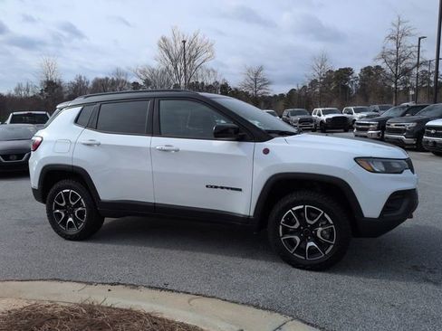 New 2026 Jeep Compass Trailhawk image 2