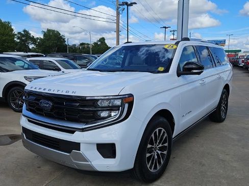 Used 2025 Ford Expedition Max Platinum AWD/4WD image 9