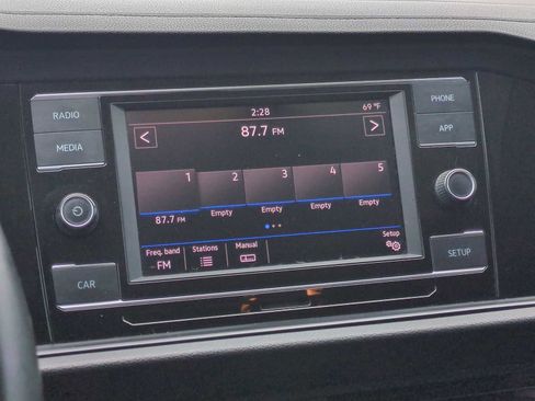 Used 2019 Volkswagen Jetta SE FWD image 13